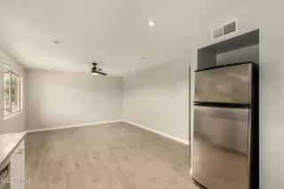 Photo #6: 6390867 Listing