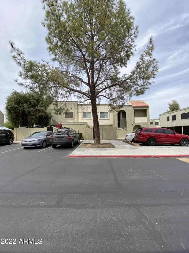 MLS: 6390870 Condo For Sale