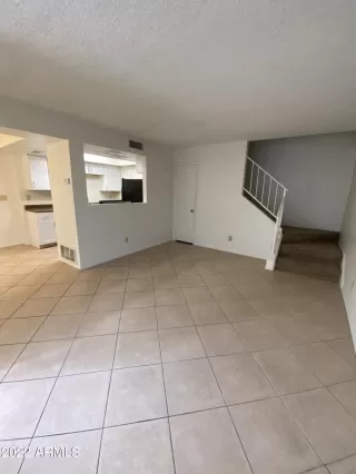 Photo #5: 6390870 Listing 