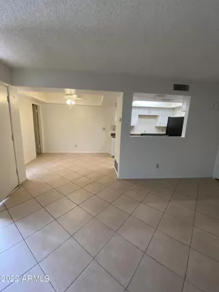 Photo #6: 6390870 Listing 