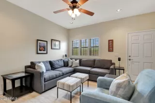 Photo #6: 6390888 Listing