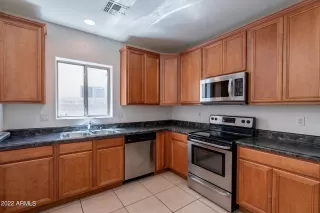 Photo #6: 6390990 Listing 