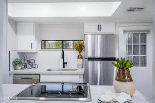 Photo #5: 6391002 Listing