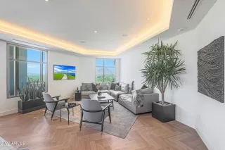 Photo #4: 6391088 Listing