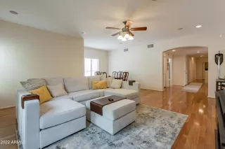 Photo #6: 6391093 Listing 