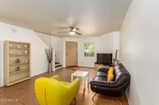 Photo #4: 6391176 Listing