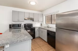 Photo #5: 6391176 Listing