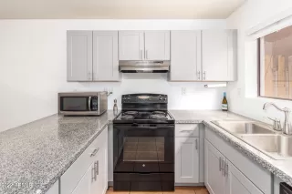 Photo #6: 6391176 Listing