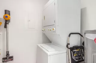 Photo #6: 6391242 Listing