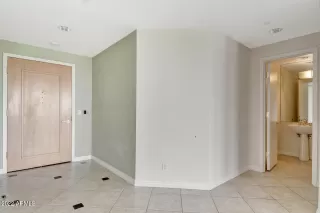 Photo #4: 6391637 Listing