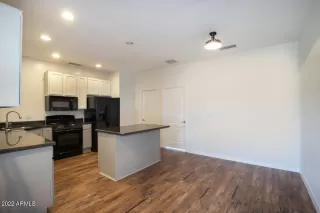 Photo #4: 6391877 Listing