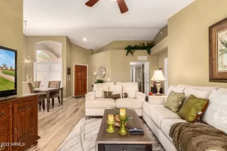 Photo #4: 6391880 Listing