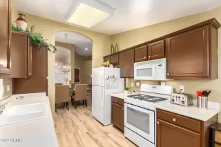 Photo #6: 6391880 Listing