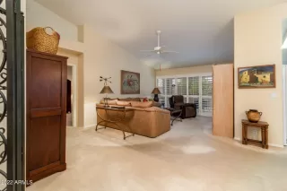 Photo #3: 6392000 Listing