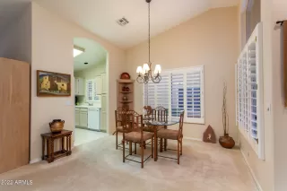 Photo #6: 6392000 Listing