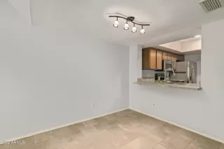 Photo #5: 6392362 Listing 