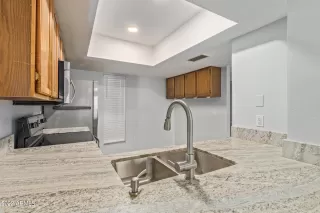 Photo #6: 6392362 Listing 