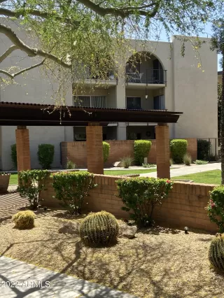 Photo #6: 6392977 Listing