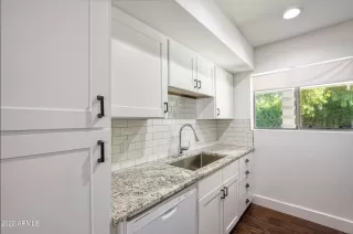 Photo #3: 6393032 Listing