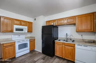 Photo #6: 6393236 Listing