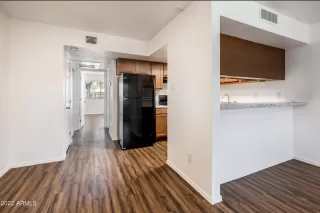 Photo #6: 6393240 Listing