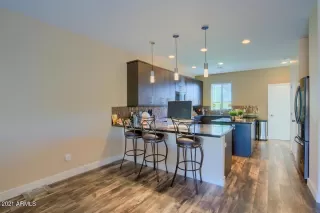 Photo #5: 6393323 Listing