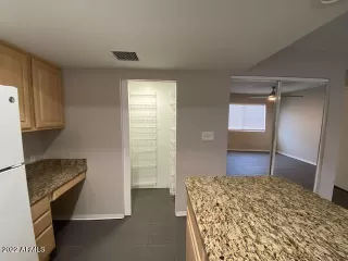 Photo #5: 6393557 Listing