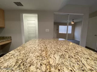 Photo #6: 6393557 Listing