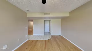 Photo #4: 6393833 Listing