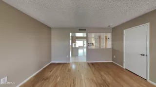 Photo #5: 6393833 Listing