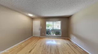 Photo #6: 6393833 Listing