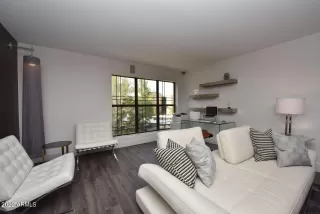 Photo #4: 6393985 Listing 