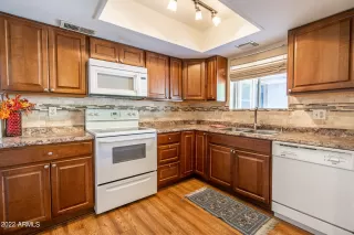 Photo #6: 6394164 Listing