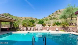 Photo #6: 6394259 Listing 