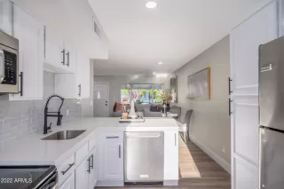 Photo #6: 6394622 Listing