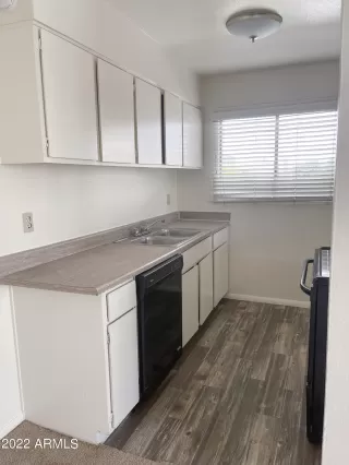 Photo #4: 6394653 Listing
