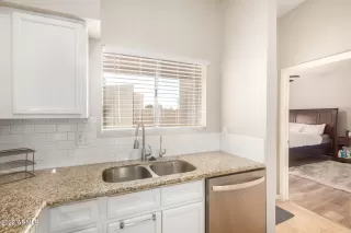 Photo #5: 6394750 Listing