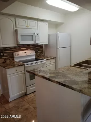 Photo #4: 6394910 Listing