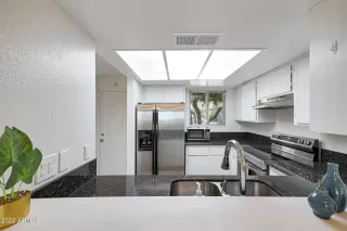 Photo #4: 6394980 Listing 