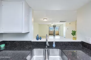 Photo #5: 6394980 Listing 