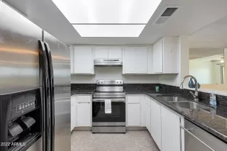 Photo #6: 6394980 Listing 