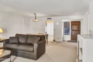 Photo #6: 6394995 Listing