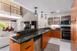 Photo #2: 6395083 Listing