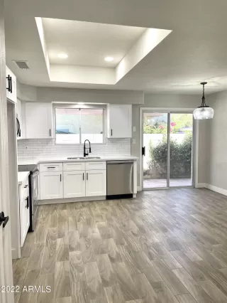 Photo #2: 6395703 Listing