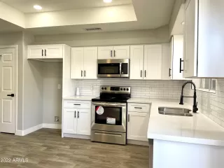 Photo #4: 6395703 Listing