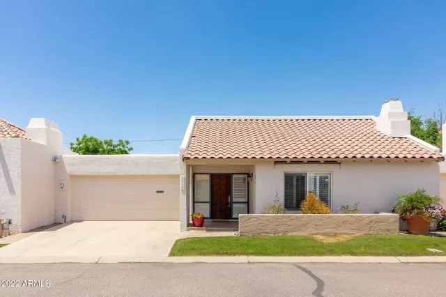 MLS: 6395743 Condo For Sale