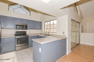 Photo #4: 6395798 Listing