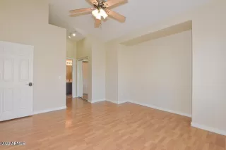 Photo #5: 6395798 Listing