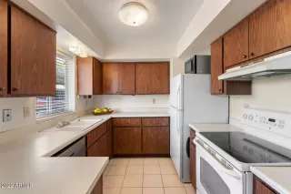 Photo #5: 6395895 Listing