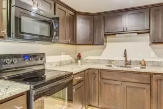 Photo #5: 6396120 Listing